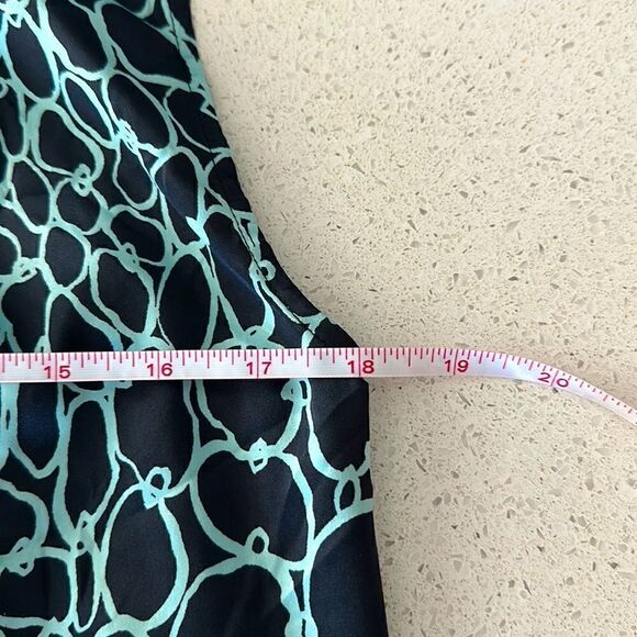 The Limited One Shoulder Navy Blue Sleeveless Top M NWT Circles Lightweight - Picture 6 of 9